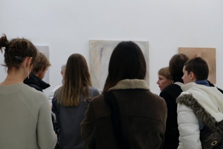 poszukiwanie drugiej połówki pestki, cięcie | fot. Weronika Kocewiak