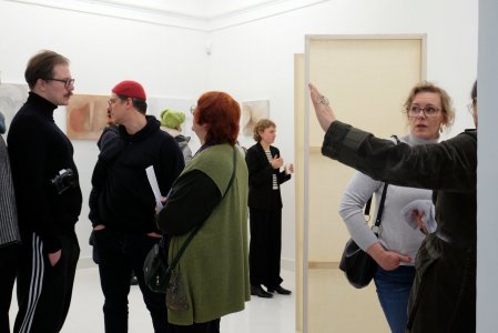 poszukiwanie drugiej połówki pestki, cięcie | fot. Weronika Kocewiak